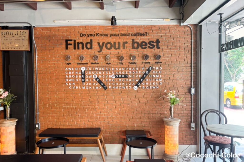 【バンコク】チーズケーキが美味しい癒し系カフェ「Y'EST WORKS Coffee Bar」内観