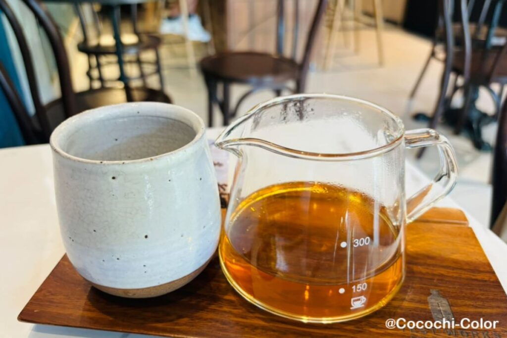 バンコク作業勉強カフェ　プロンポン　Y'EST WORKS Coffee Bar紅茶