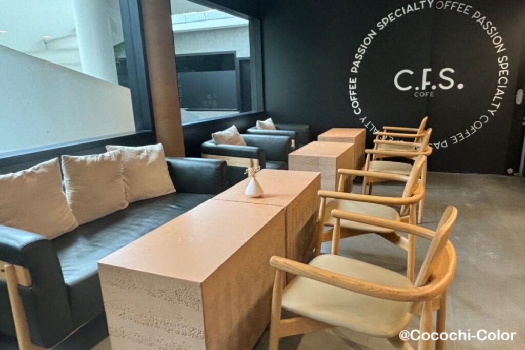 バンコク　トンロー　作業ノマドカフェ　勉強カフェ　「C.P.S. COFFEE 」1階