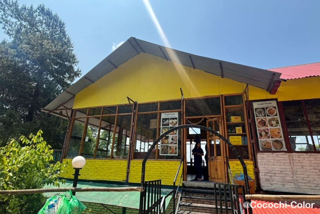 ネパール・ナガルコットのカフェ『Jungle Crown Organic Homestay』外観