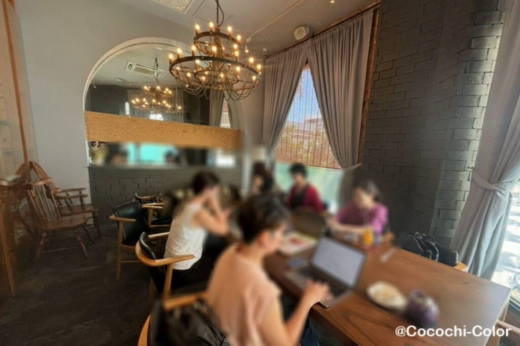 バンコク エカマイ 予約できるカフェ Hide away Cafe 講座風景