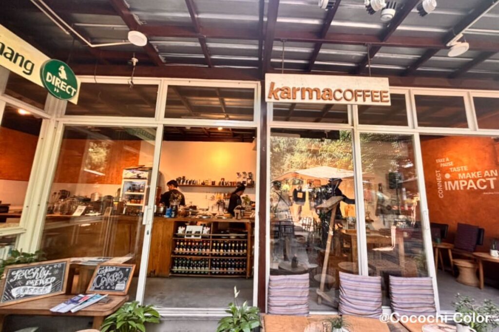 ネパール・カトマンズにあるカフェ『kar.maCOFFEE @ HUB』入口