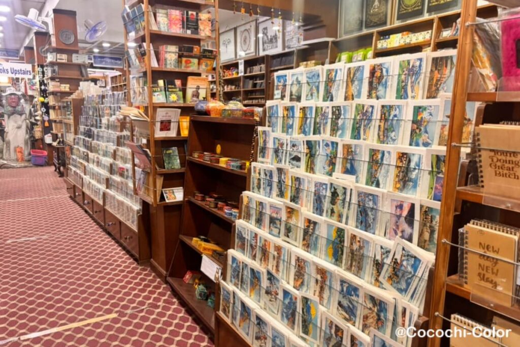 ネパール カトマンズお土産屋さんの文房具さん「Pilgrims Book House」ポストカード