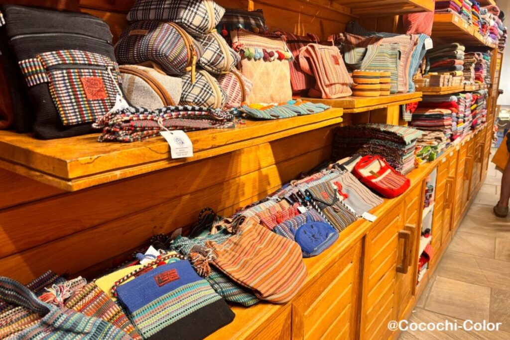 ネパール カトマンズお土産屋さんの雑貨屋さん「Woven」グッズ