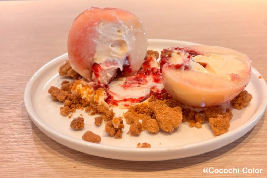 バンコクサムヨットのカフェ　期間限定桃スイーツ「The Pastry&Co.」の桃ツイーツ中身