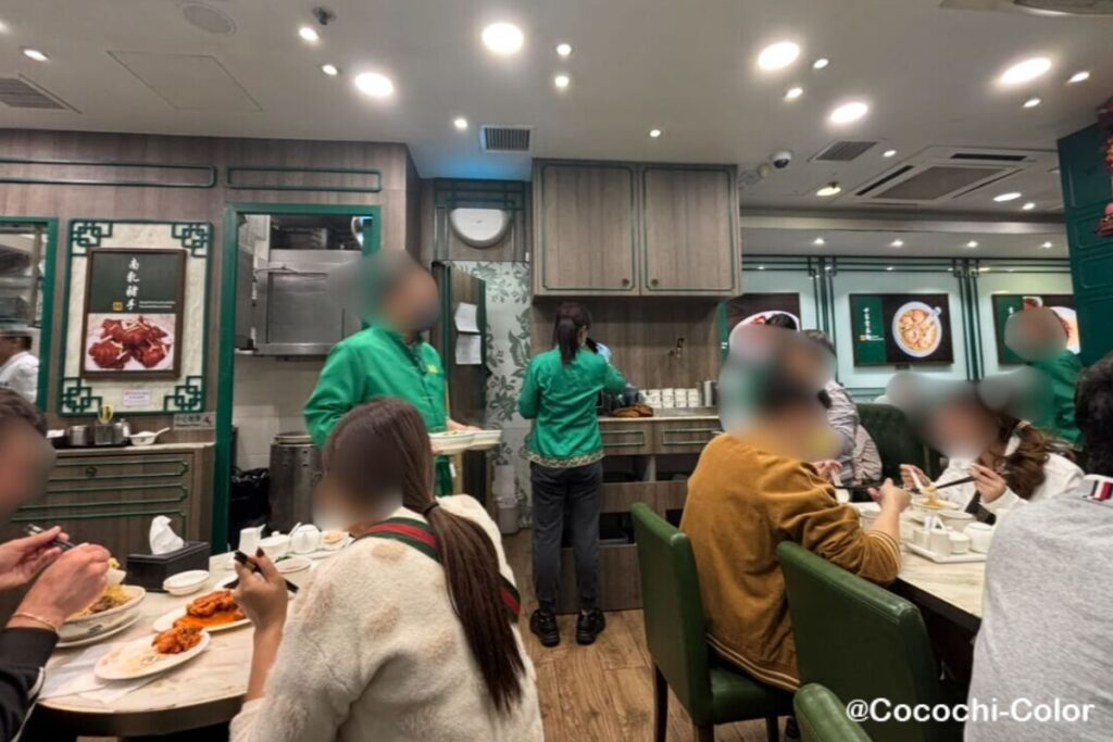 香港のスープが美味しい麺料理「麦奀雲呑面世家」の店内