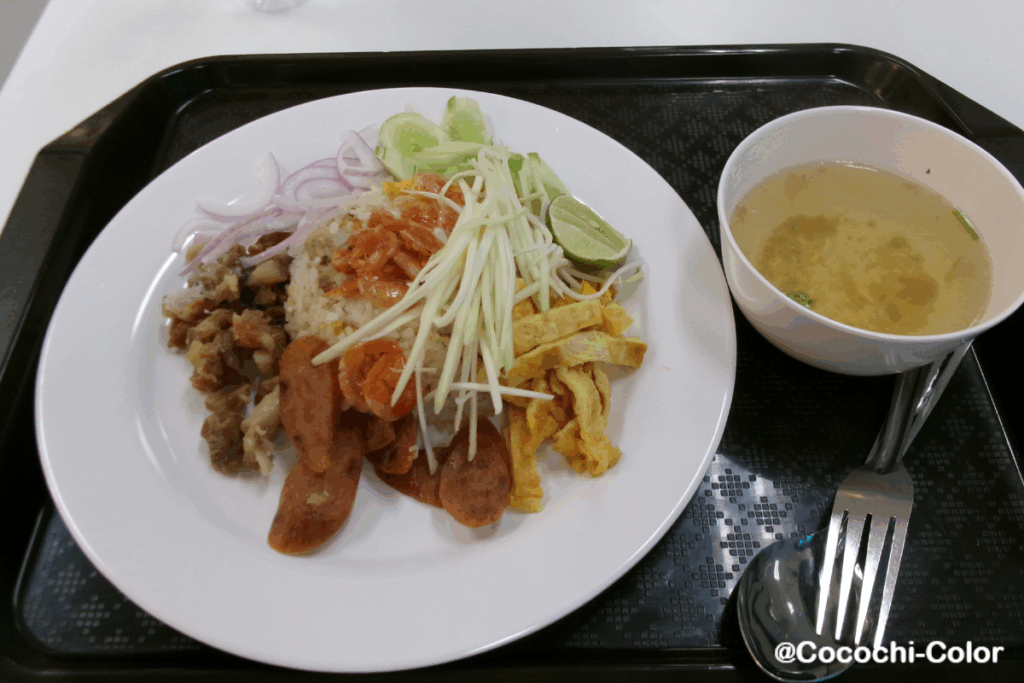 KINNIE
Serm Mit Tower
フードコート