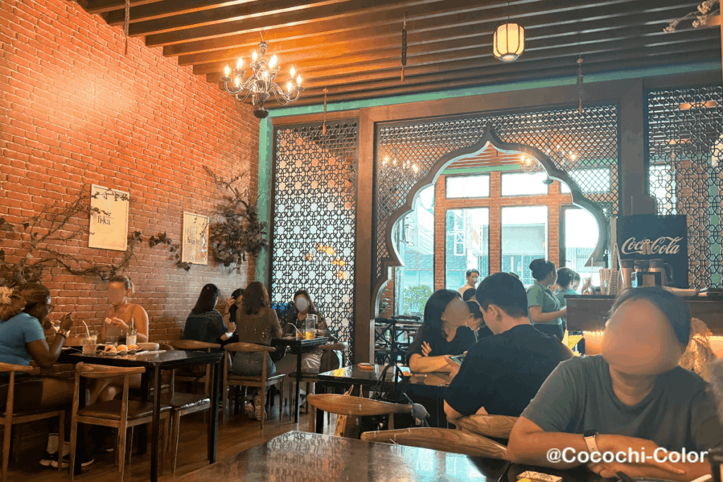 タイ・バンコクのヤワラートにある飲茶のお店のLaotengの店内