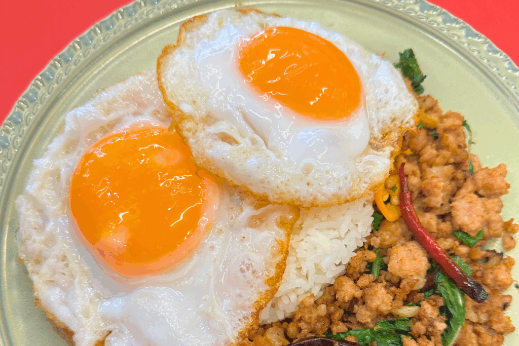 タイ, ガパオライス,お勧めタイ料理,ガパオ・タ・ぺー（กะเพราตาแป๊ะ/Kapow Tapae）