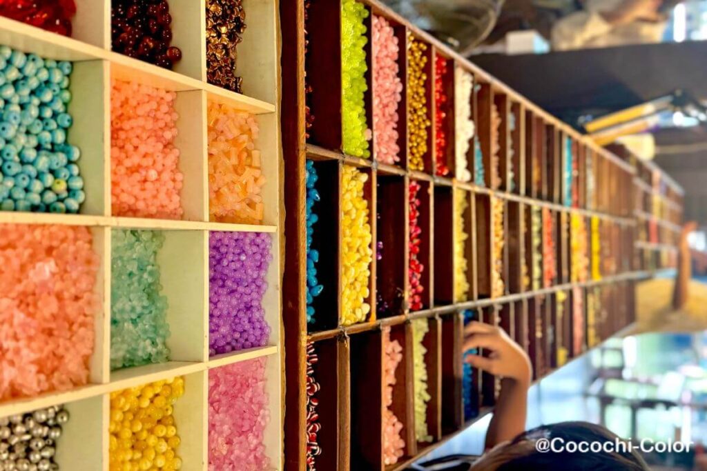 バンコク子連れで楽しめる場所「The Artist House Bangkok」アクセサリー作り