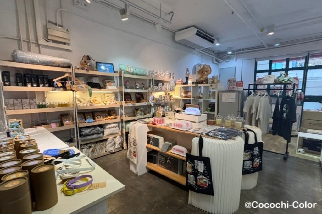 香港女子旅　観光編　「PMQ　元創方」PMQ　元創方の洋服屋さん