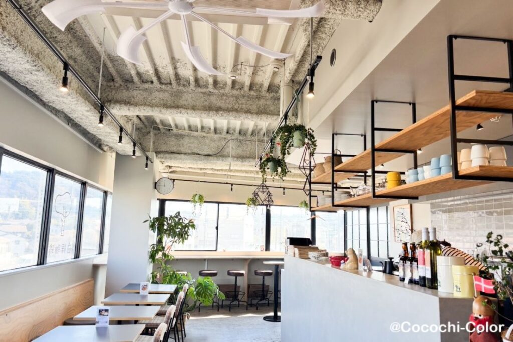 鎌倉・白樺珈琲の静かな店内の様子