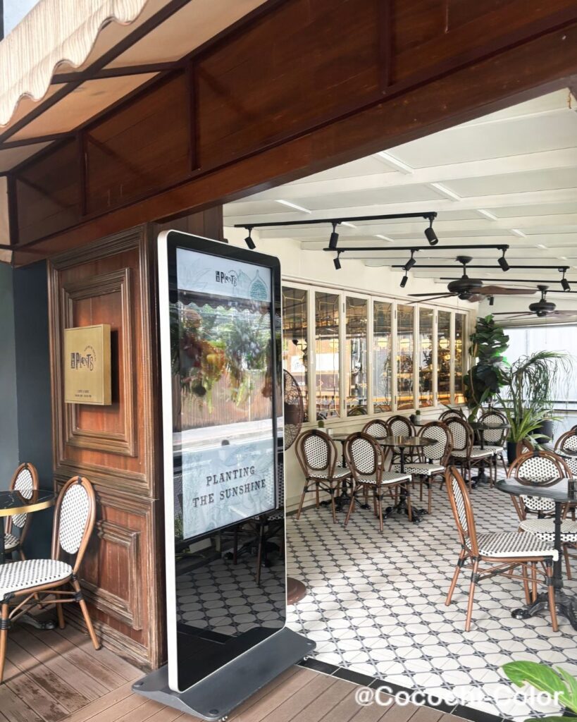 タイ・バンコクスイーツふr年知トーストカフェ「La Plante Bistro & Cafe」の入口